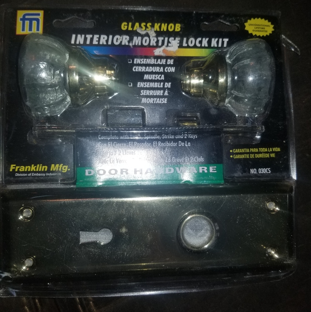 Vintage Franklin Mfg. Glass Doorknob/Lock with key